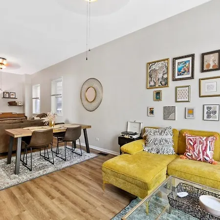 Prime Location Retreat 4 Bedrooms W Parking